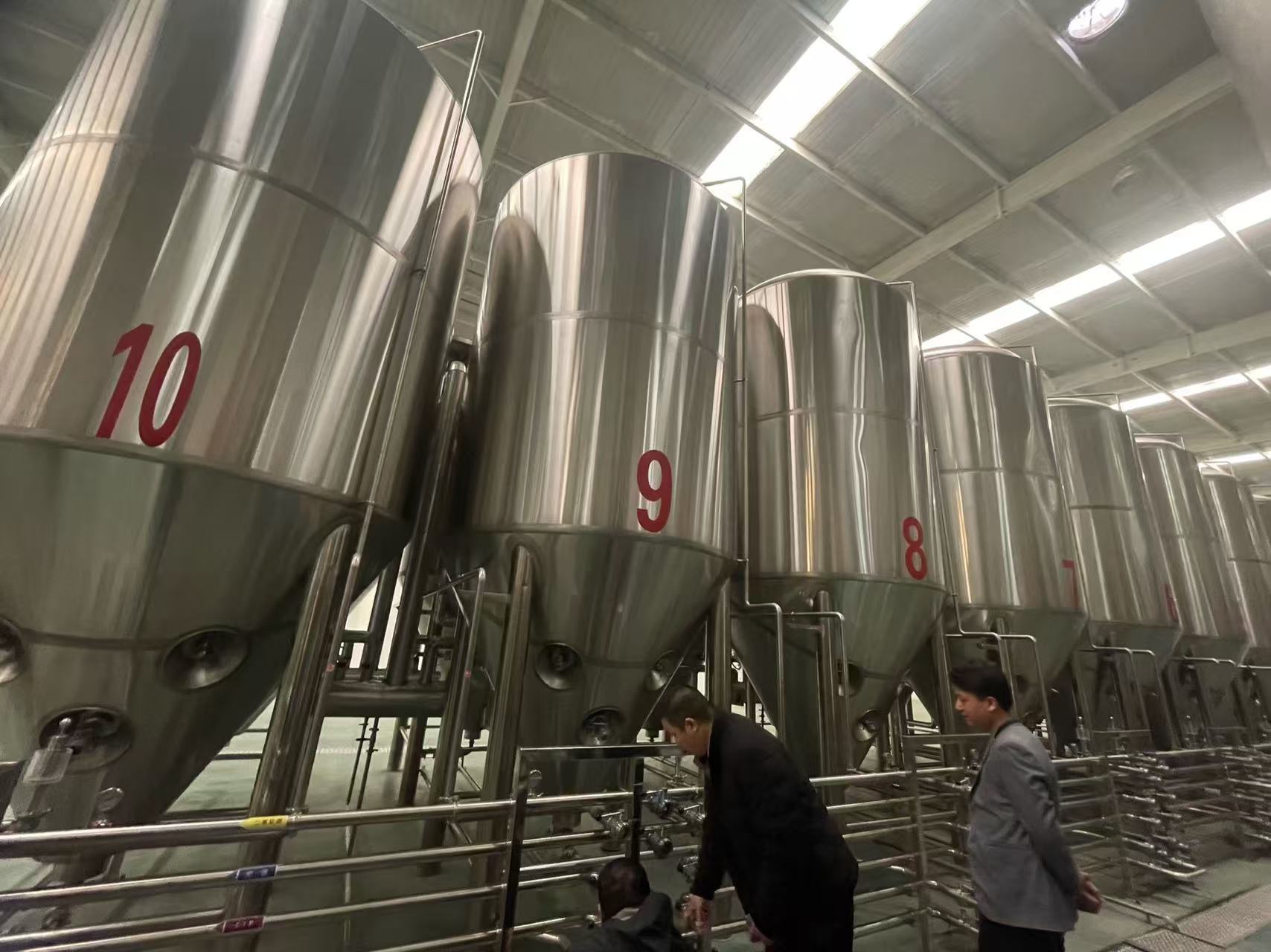 云溪精酿啤酒设备厂—平面布置、设备设计、制造、调试、培训等一条龙服务